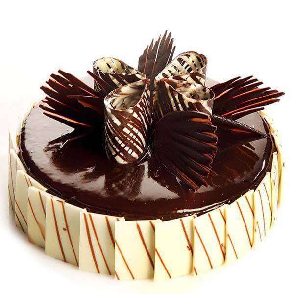 Fantasy Chocolate Cake 1 kg - YuvaFlowers