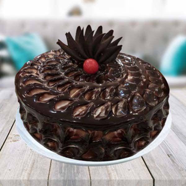 Half kg Chocolate Fudge Cake - YuvaFlowers