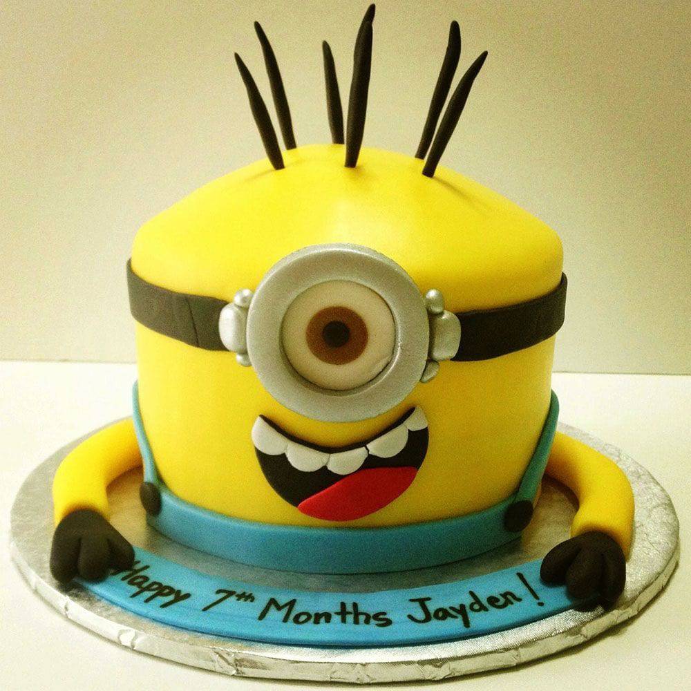 Naughty Minion Cake - YuvaFlowers