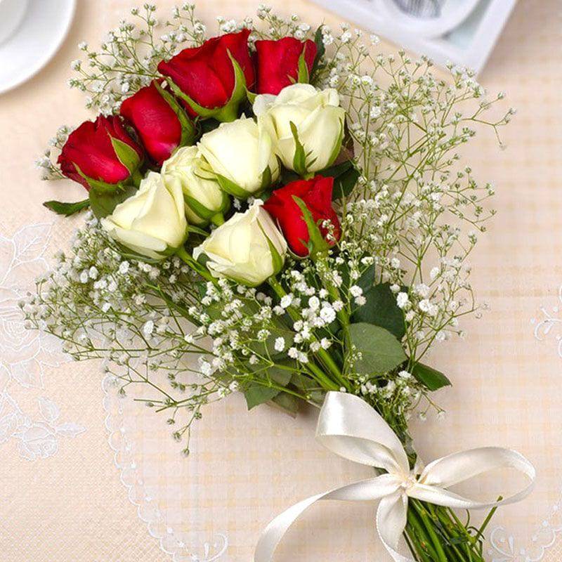 Red And White Roses Bouquet - YuvaFlowers