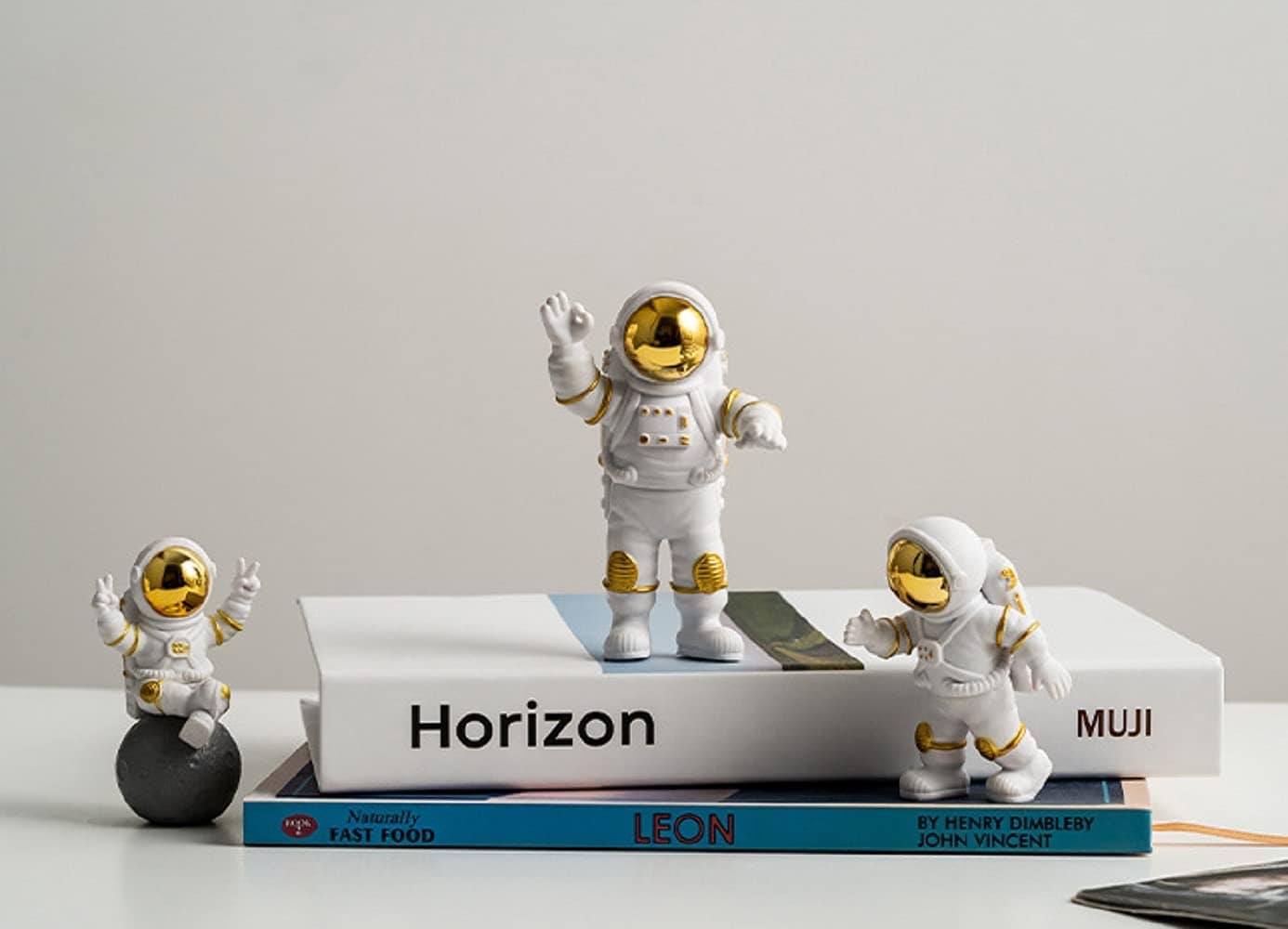 3pcs Astronaut Figurine Home Decor Astronaut Statue Study Office Desk Decor Showpiece Gift Decoration Accessories Outer Space PVC Sculpture (Golden) - YuvaFlowers