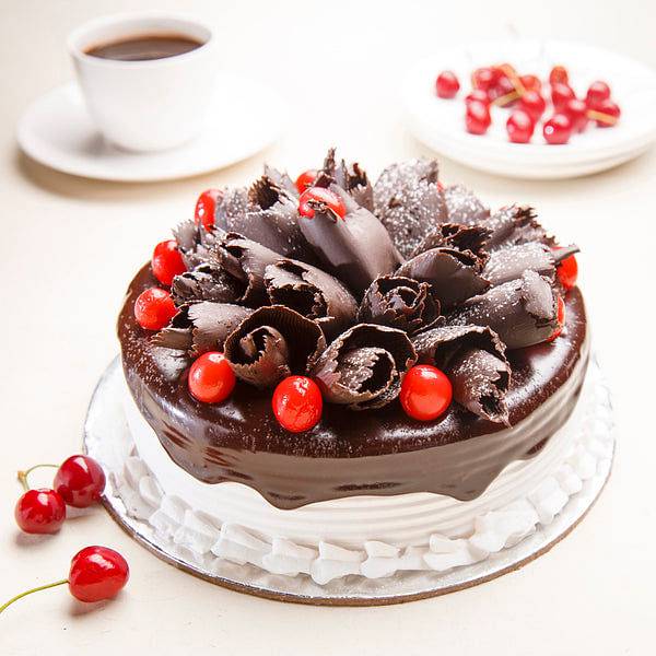 Black Forest Gateau - YuvaFlowers