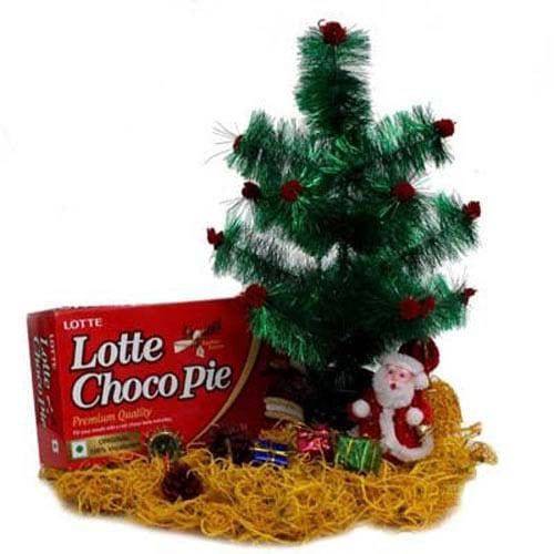 Christmas Tree Santa N Choco Pie - YuvaFlowers