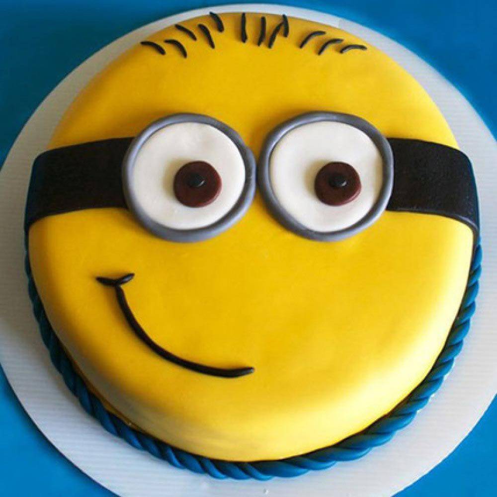 Cute Minion Cake - YuvaFlowers