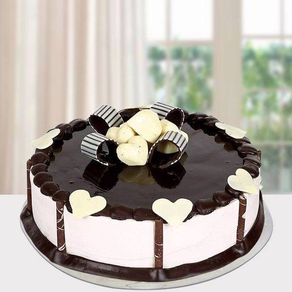 Delicious Chocolate Cake Half Kg - YuvaFlowers