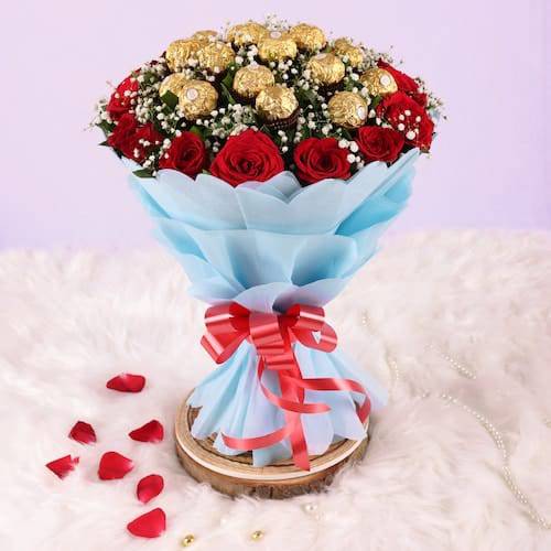 Divineful Ferrero Rocher  Bunch - YuvaFlowers