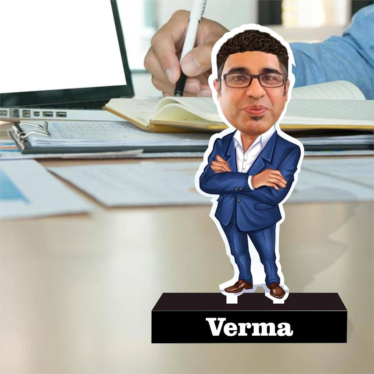 Gift for corporate employee/boss – Personalized Caricature - YuvaFlowers