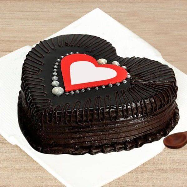 Gratifying Truffle Cake Online - YuvaFlowers