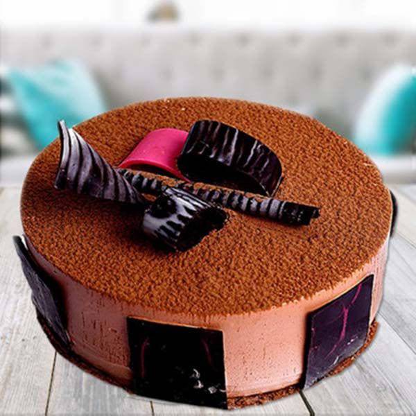 Half kg Chocolaty Mud Cake - YuvaFlowers