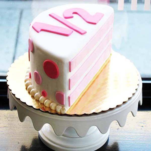 Half Year Anniversary/Birthday 1 kg Cake - YuvaFlowers