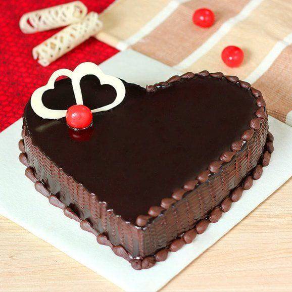 Heartbeat Chocolate Cake - YuvaFlowers