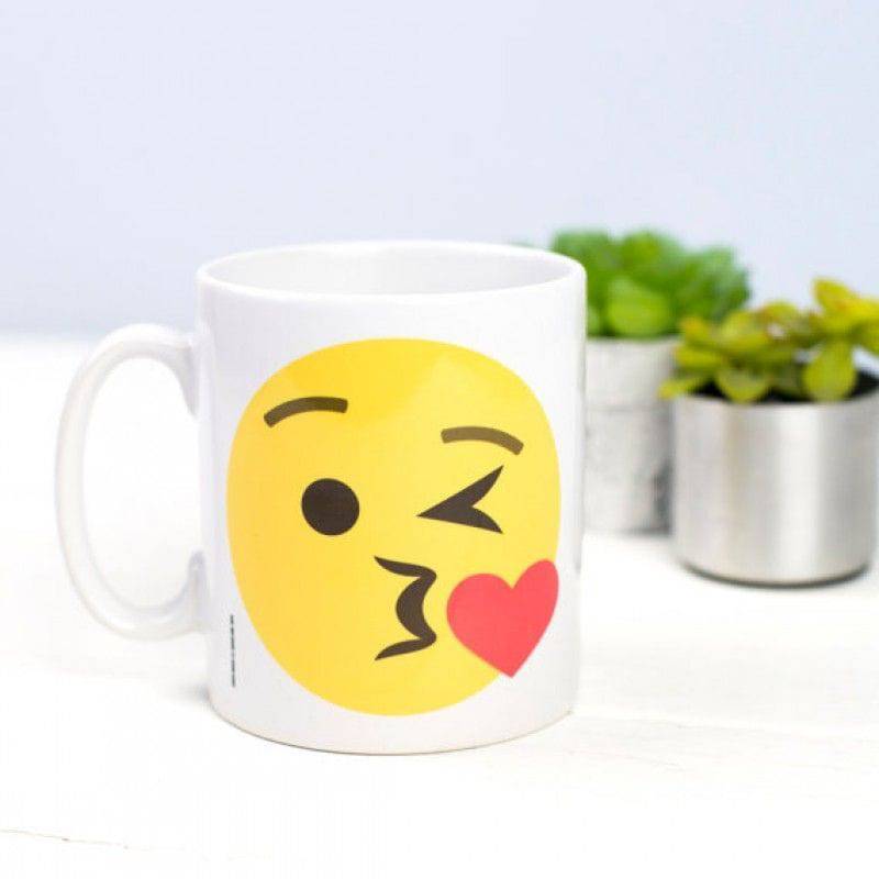 Kiss Emoji Mug - YuvaFlowers