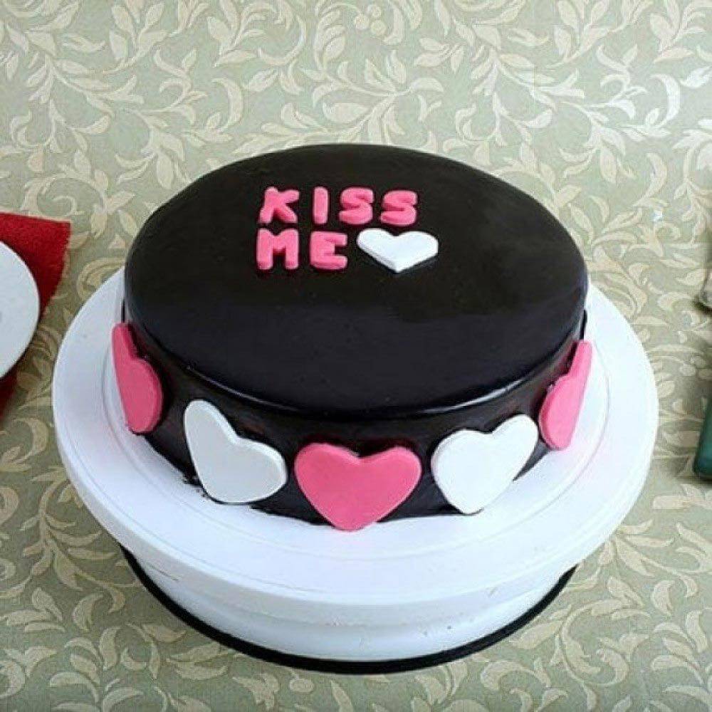 Kiss Me Cake - YuvaFlowers