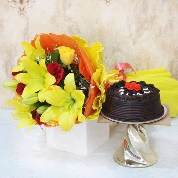 Lovely Gift Combo - YuvaFlowers