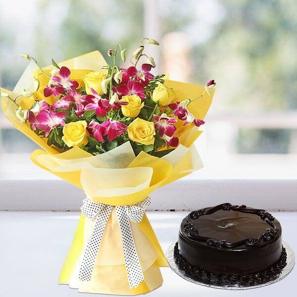 Pastel Beauty Hamper - YuvaFlowers