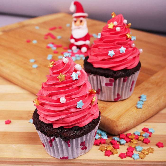 Red Christmas Cupcakes - YuvaFlowers