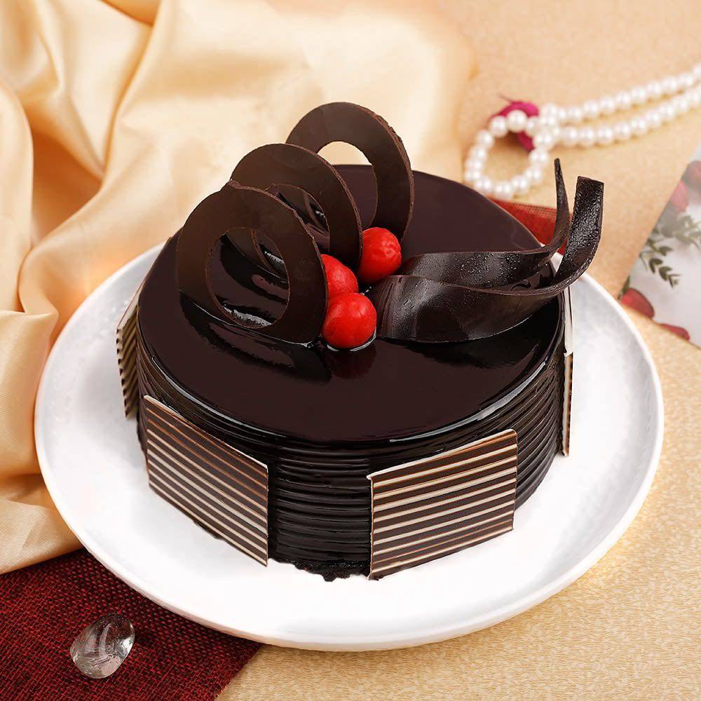 Rich Chocolate Tasty Cake - YuvaFlowers
