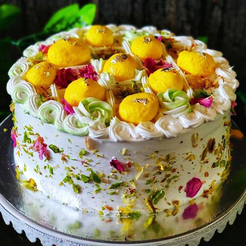 Rosy Pista Cream Cake - YuvaFlowers