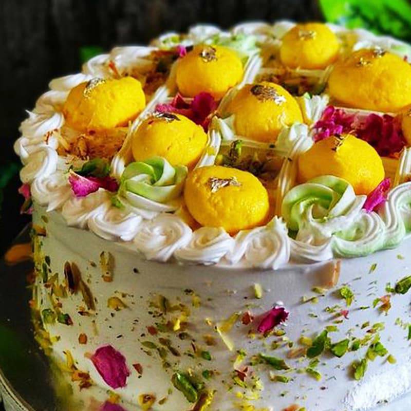 Rosy Pista Cream Cake - YuvaFlowers