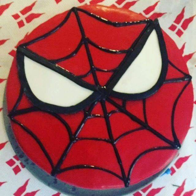 Round Spider Man cake - YuvaFlowers