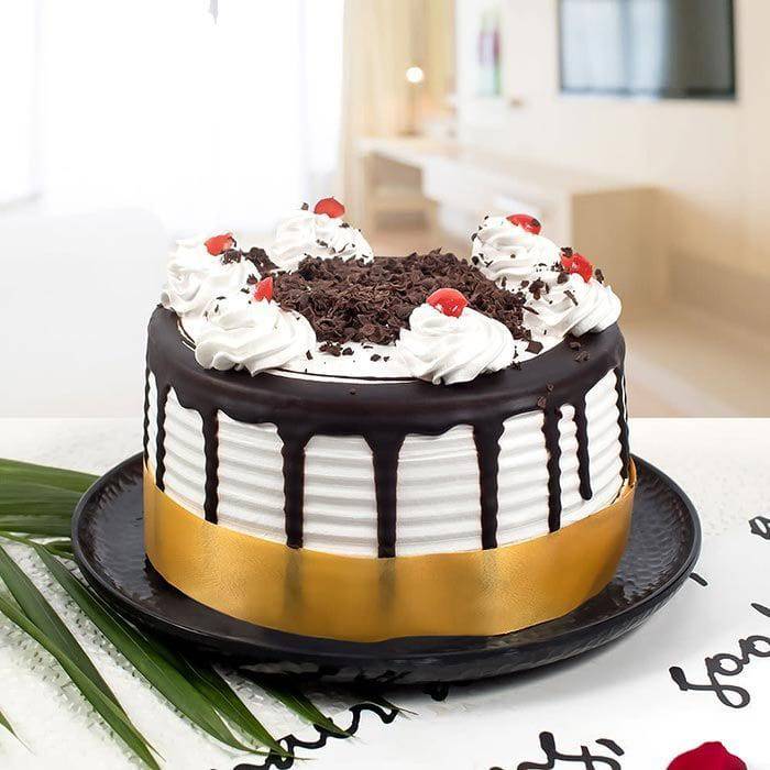 Special Black Forest Cake - YuvaFlowers