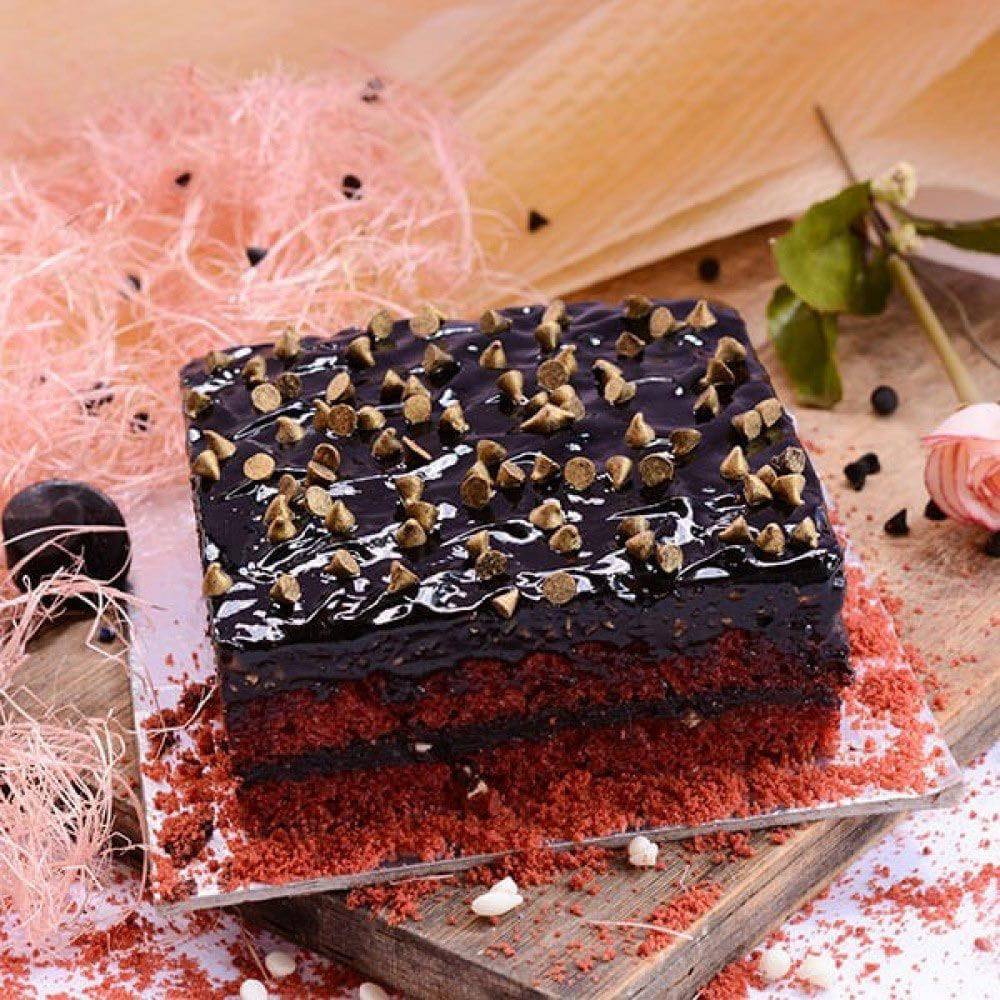 Special Red Velvet Brownie Cake - YuvaFlowers